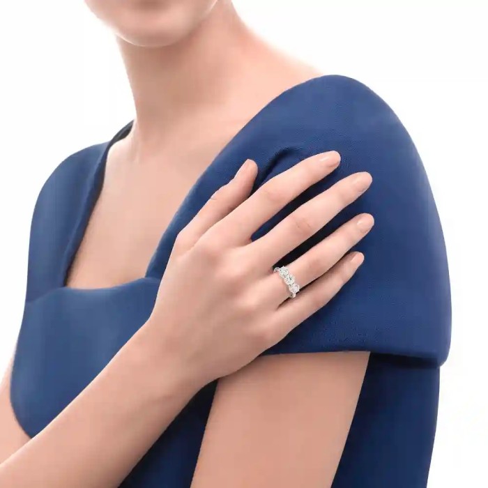 Women's Ring Recarlo Trilogy in white gold and diamonds R01TY014/039-14